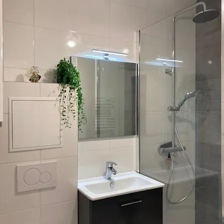 2 Pieces A - 80 M De La شقة كابورغ