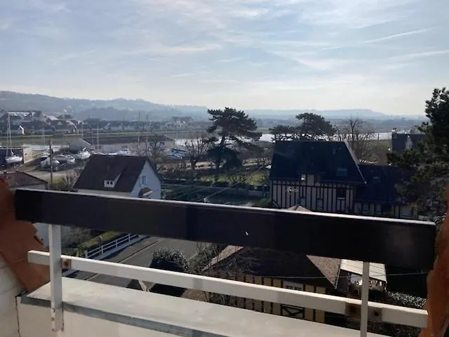 Appartement 2 Pièces à - 80 M De La Cabourg