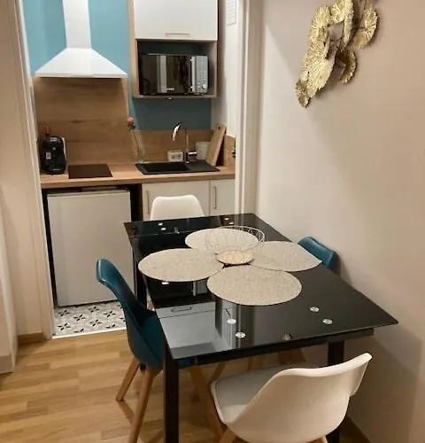 2 Pieces A - 80 M De La * Cabourg