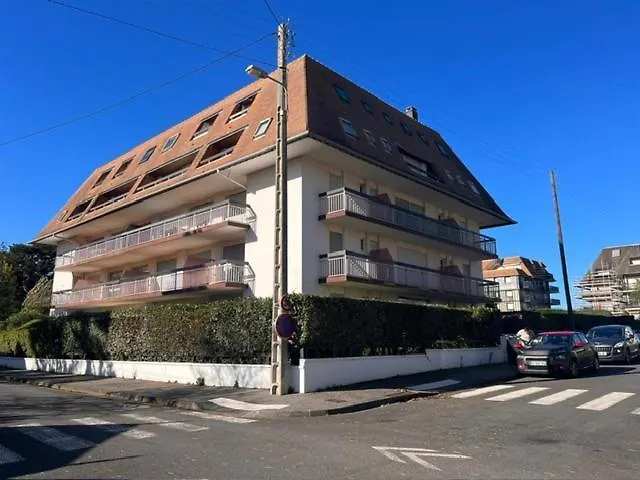 2 Pièces à - 80 M De La